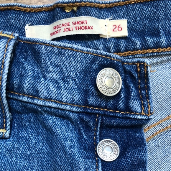 LEVIS Ribcage Short - Picture 2 of 4